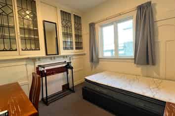 Room 3/ 9  Union Street, North Dunedin