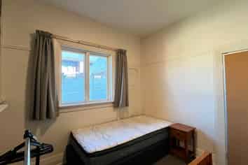 Room 3/ 9  Union Street, North Dunedin
