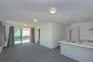 4/25 Jones Crescent , Hamilton Central