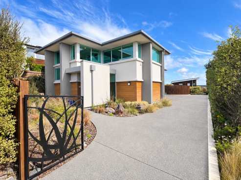 271 Cannon Hill Crescent, Mount Pleasant
