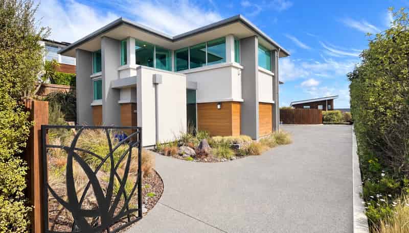 271 Cannon Hill Crescent, Mount Pleasant
