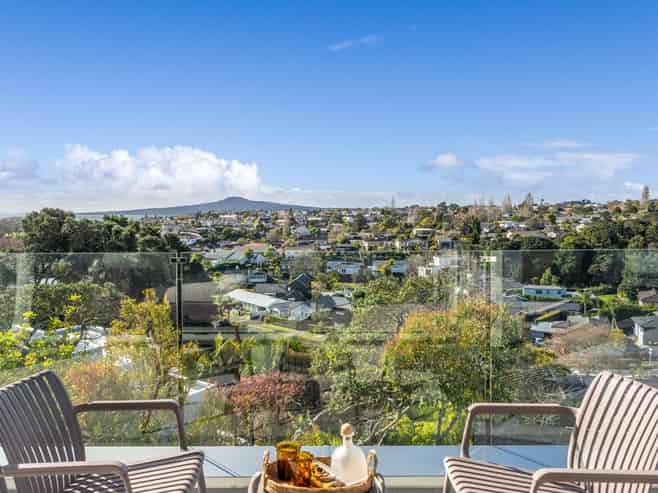 18 Hampton Drive, St Heliers
