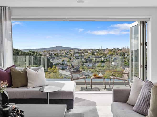 18 Hampton Drive, St Heliers