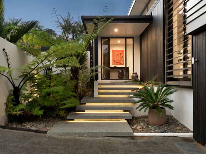 8 Saran Place, Hillsborough