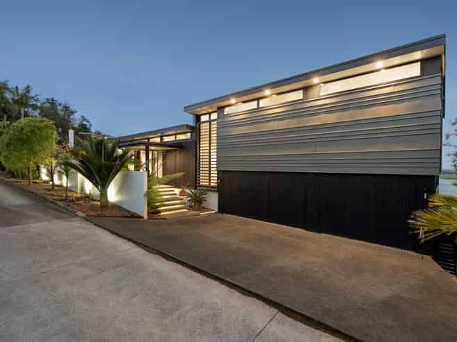 8 Saran Place, Hillsborough