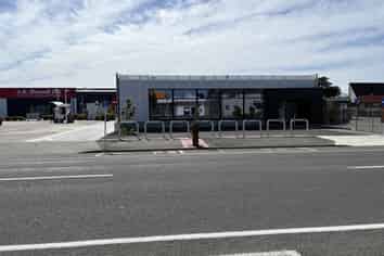 For lease | 1004 Karamu Road, Hastings
