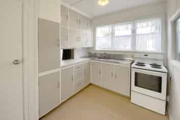 212 Anzac Parade, Whanganui East