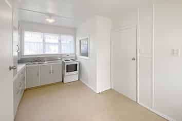 212 Anzac Parade, Whanganui East