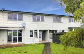 212 Anzac Parade, Whanganui East
