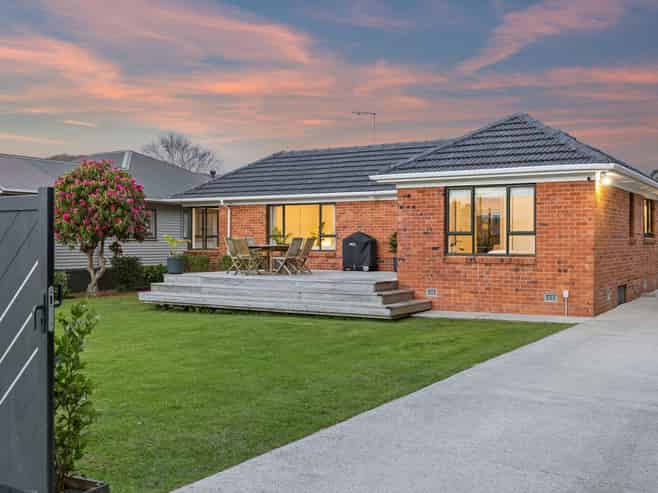21 Wallace Road, Mangere Bridge