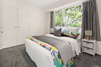 1/57 Whitford Road, Botany Downs