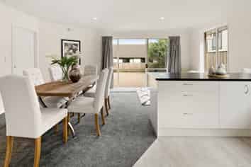 1/57 Whitford Road, Botany Downs