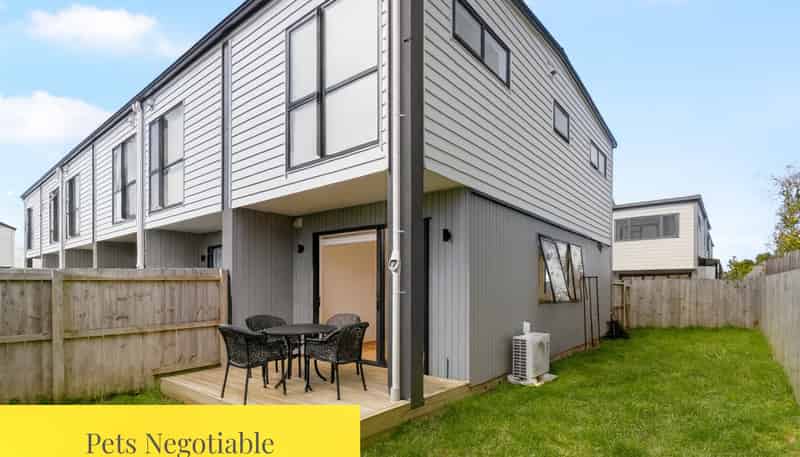 8/14 Clendon Place, Manurewa