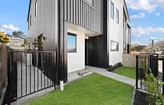 97a Aurora Terrace (Room 1) , Hillcrest