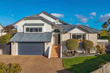 13 Alf Place, Somerville