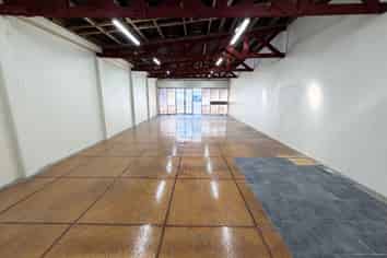 COMMERCIAL THAT IS PRICED TO SELL!