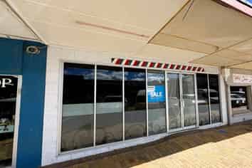 COMMERCIAL THAT IS PRICED TO SELL!