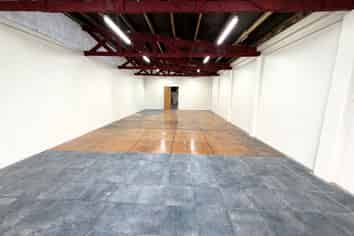 COMMERCIAL THAT IS PRICED TO SELL!