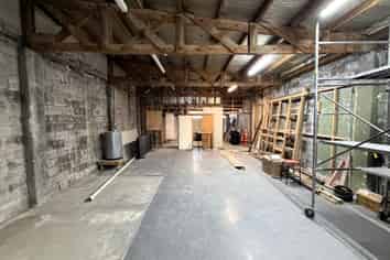 COMMERCIAL THAT IS PRICED TO SELL!