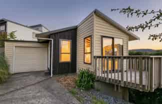 12 Indira Place, Khandallah
