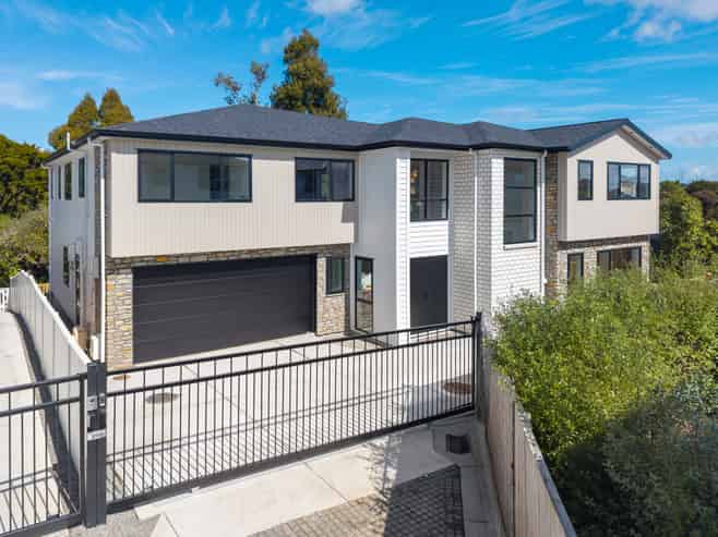 16 Hughs Way, Flat Bush