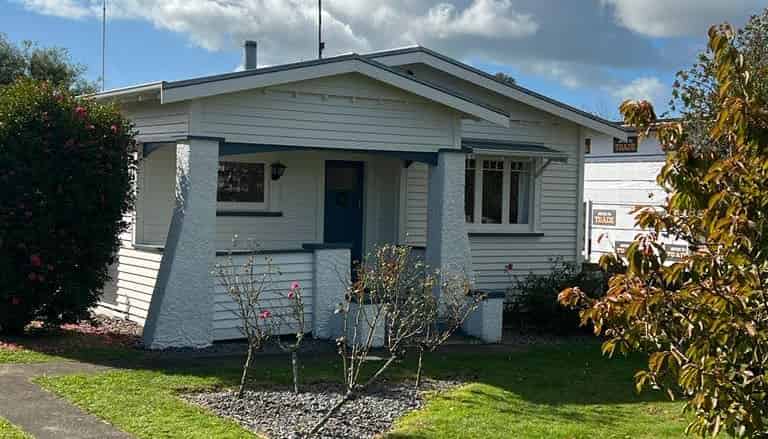 12 Holyrood Terrace, Waipukurau