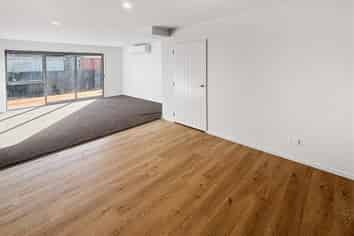 2/17 Bounty Street, Bryndwr