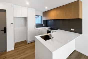 2/17 Bounty Street, Bryndwr