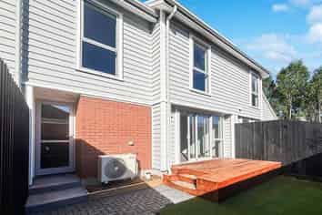 2/17 Bounty Street, Bryndwr