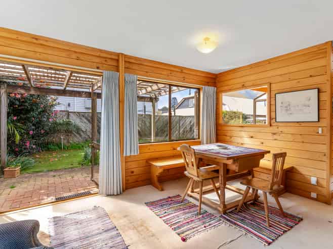 21a Fernleigh Avenue, Epsom