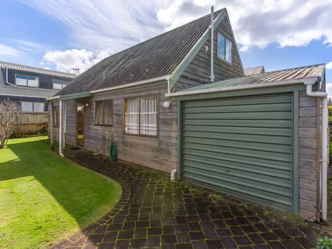 21a Fernleigh Avenue, Epsom