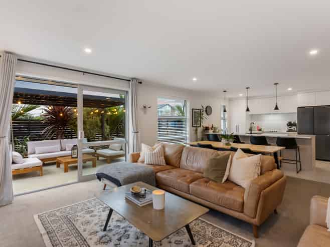 11 Biplane Street, Takanini