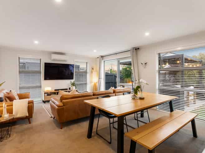 11 Biplane Street, Takanini