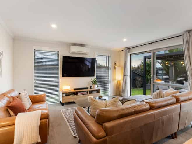11 Biplane Street, Takanini