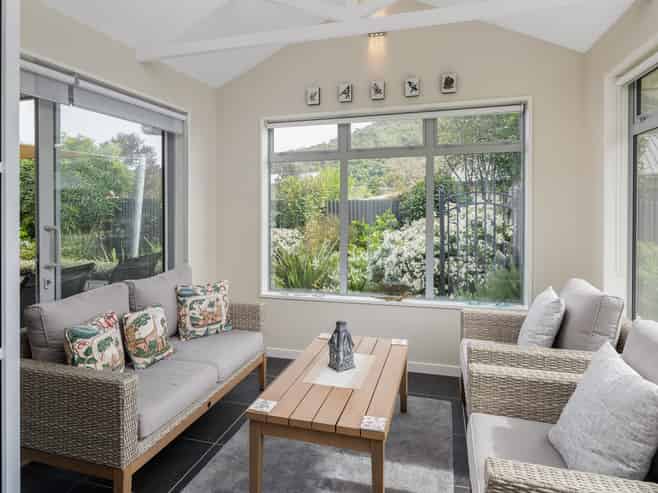 6 Huia Street, Waikawa
