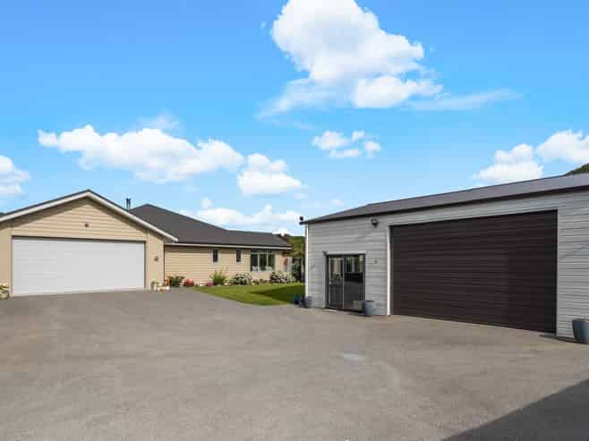 6 Huia Street, Waikawa