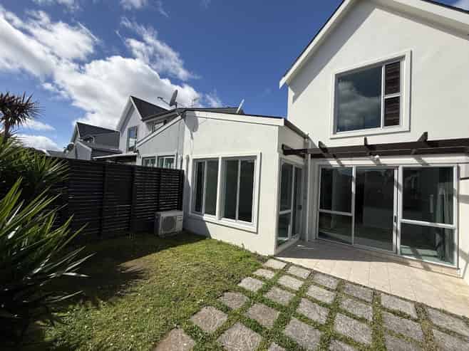 11E Clearwater Cove, West Harbour