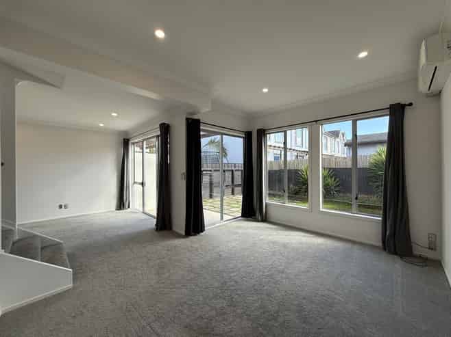 11E Clearwater Cove, West Harbour