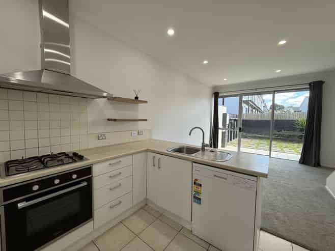 11E Clearwater Cove, West Harbour