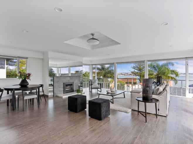 1/81A Stanley Point Road, Devonport