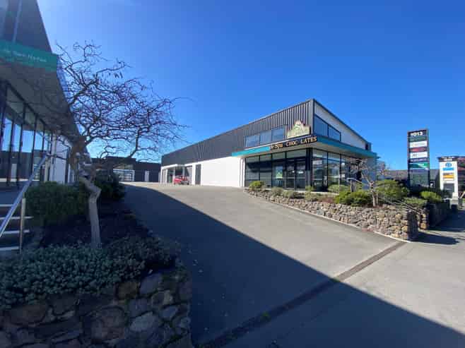 High Spec Commercial Unit - Stunning Location