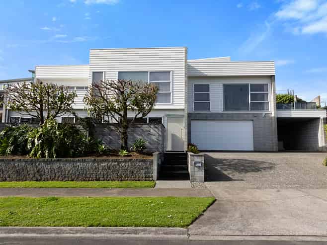 16 Links Drive, Waiwhakaiho