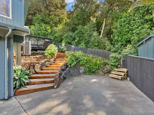28 Magnolia Avenue, Kamo