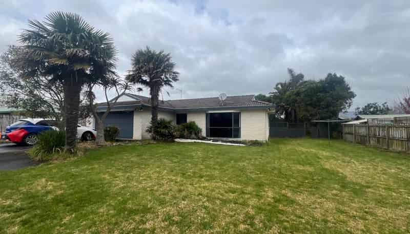 17 Brookesmith Drive, Waiuku