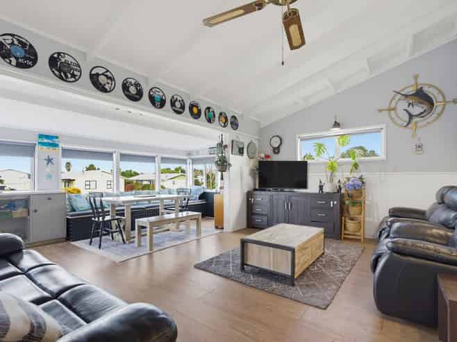 201 Chartwell Avenue, Whangamata