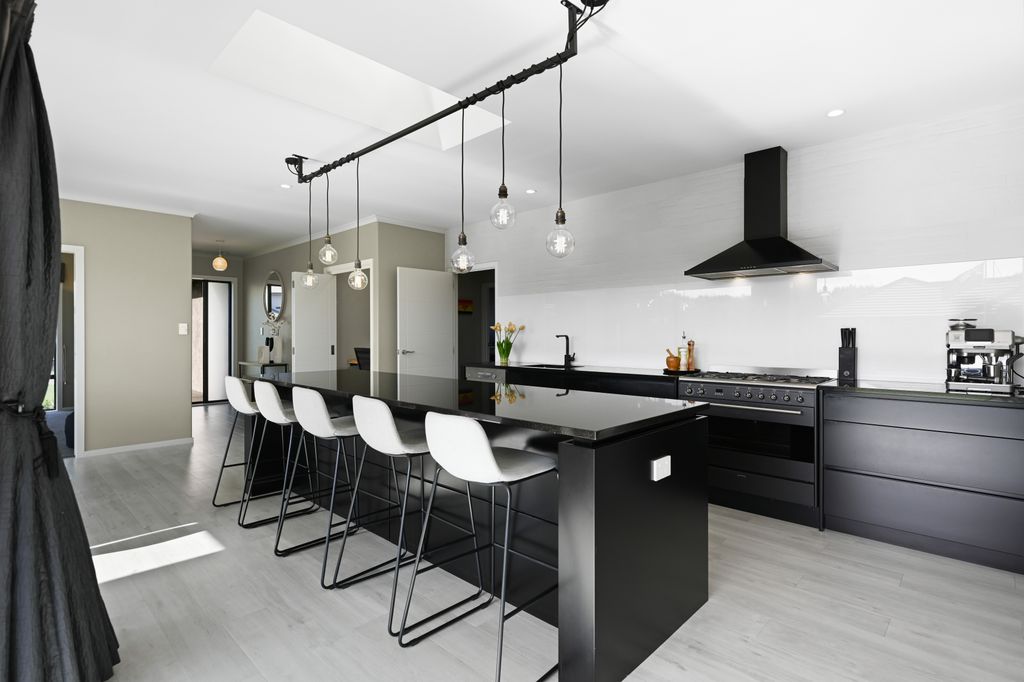 Space, Sunshine & Summer Living 4