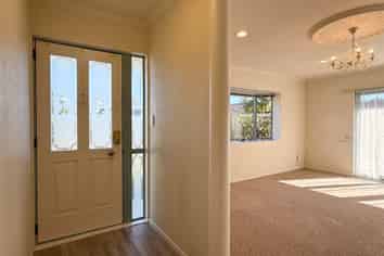 37 Aaron Place, Brookfield