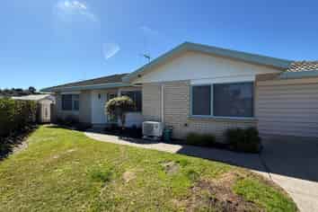 37 Aaron Place, Brookfield