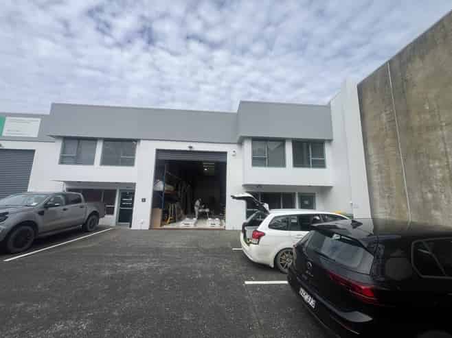 High warehouse ratio – 196sqm Albany industrial