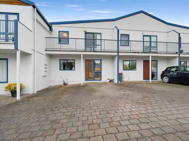 3/71 Fernhill Way, Oteha